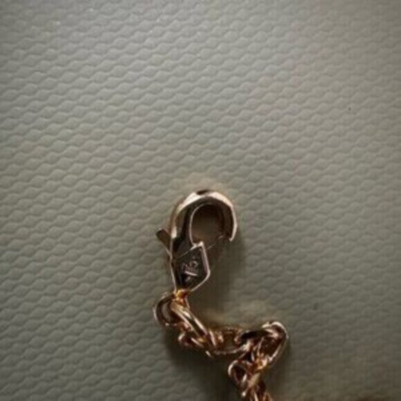 Elegant Gold and Green Clover Bracelet - Picture 5 of 7